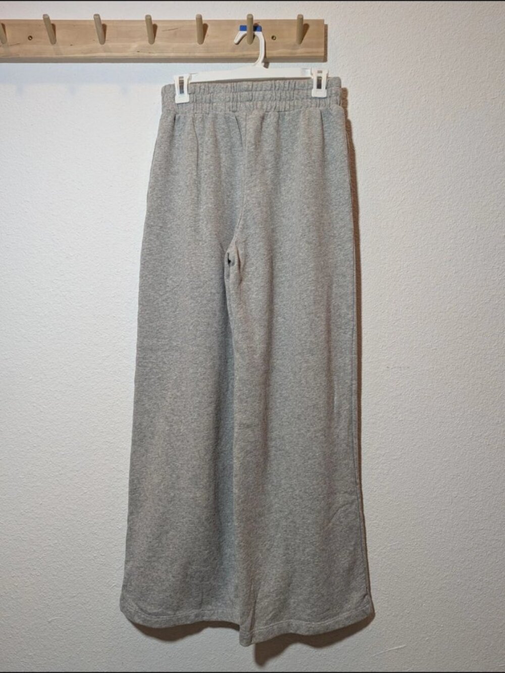 2 pairs of cotton blend wide leg sweatpants - Picture 4 of 12
